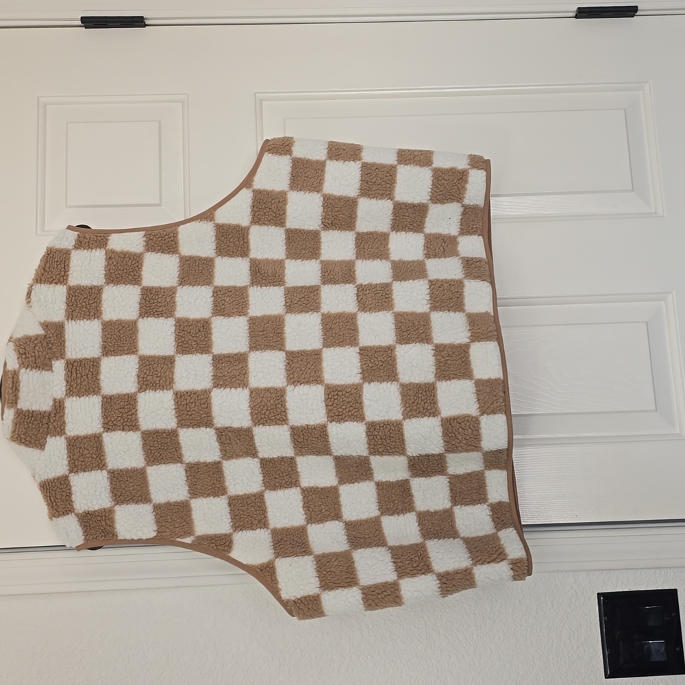 Checkered Fleece Vest in Brown and White Sz 4xl - Picture 4 of 5